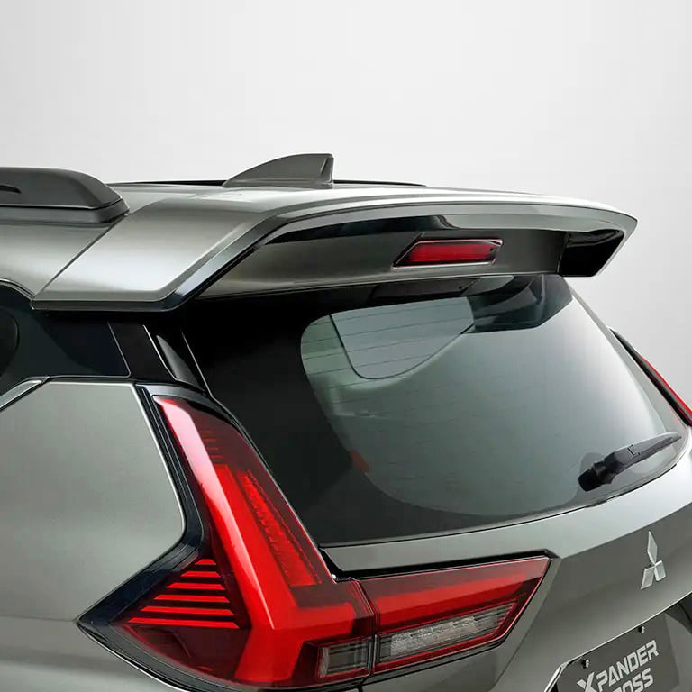 Aside from its exclusive color, a new tailgate spoiler distinguishes the Outdoor Edition from the normal Xpander Cross.