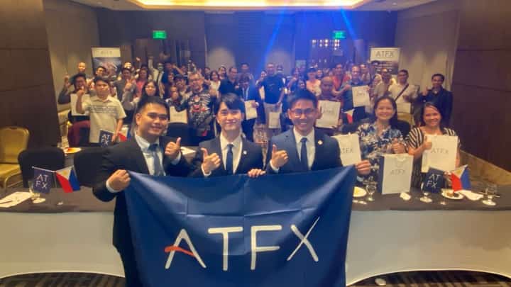 Empowering Filipino traders at the recent BOSS event: SmarTrade Market Analyst Gab Santos and ATFX Business Development Managers in Southeast Asia Jabez Kot and Jason Tee.