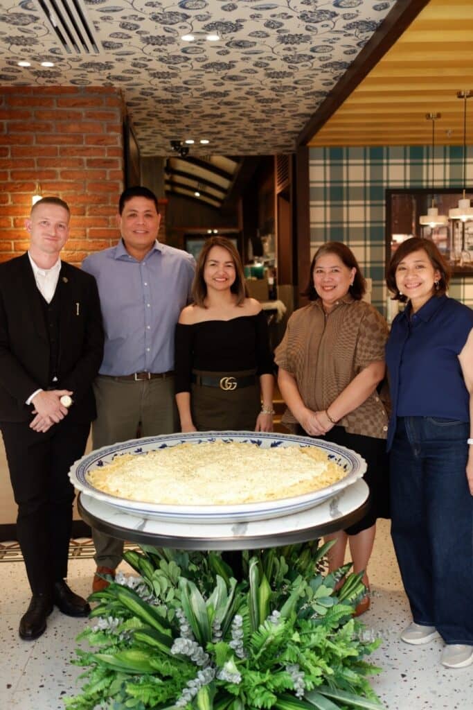 OLIVE Garden Pasta Twirl. (From left) Zachary Reams of Darden Int'l Learning and Development partner; Marc Buencamino, Fort Bonifacio Development Corporation operations director; RC Tiongson, The Bistro Group chief operating officer; Lourdes Reyes, FBDC chief financial officer; and Lisa Ronquillo-Along, The Bistro Group chief marketing officer.