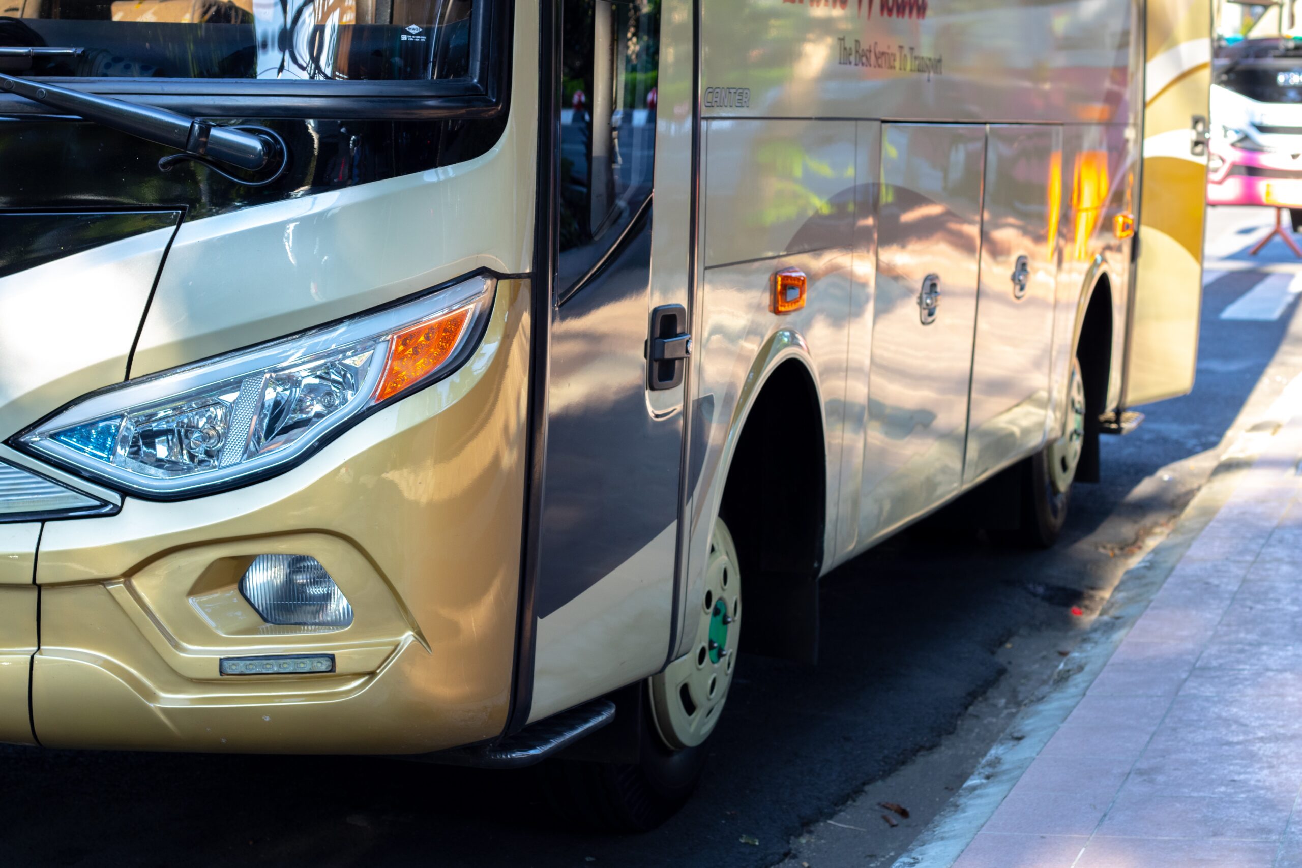 18 migrants killed in Mexico bus crash
