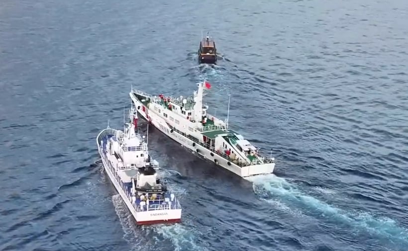 Phl accuses Chinese coast guard of firing water cannon at resupply boat