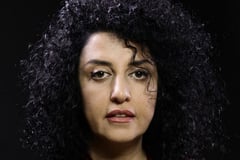 Peace prize winner Narges Mohammadi smuggles message out of cell