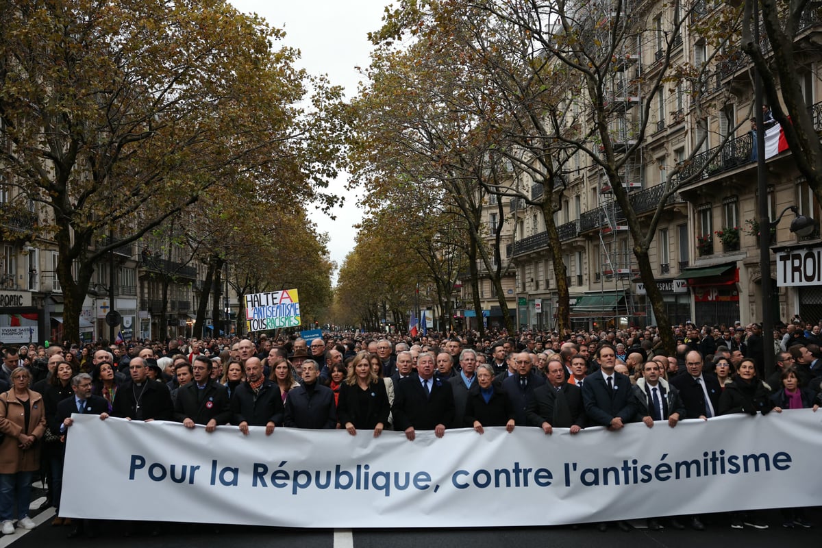Thousands march in Paris against anti-Semitism