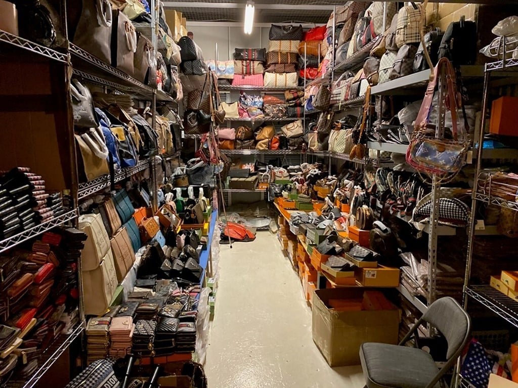 US seizes $1-B worth of fake luxury goods in NY