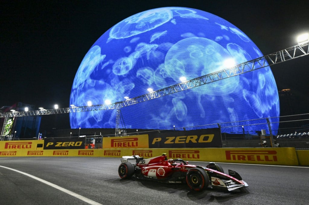 Leclerc fastest in Vegas practice after farcical opening session