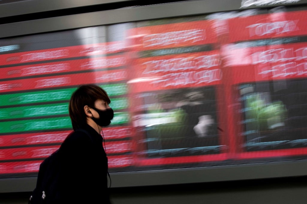Asian markets drop as key US inflation data looms