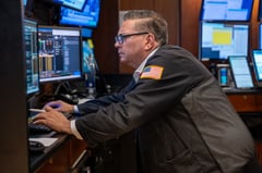 US, European stocks extend gains on interest rate outlook