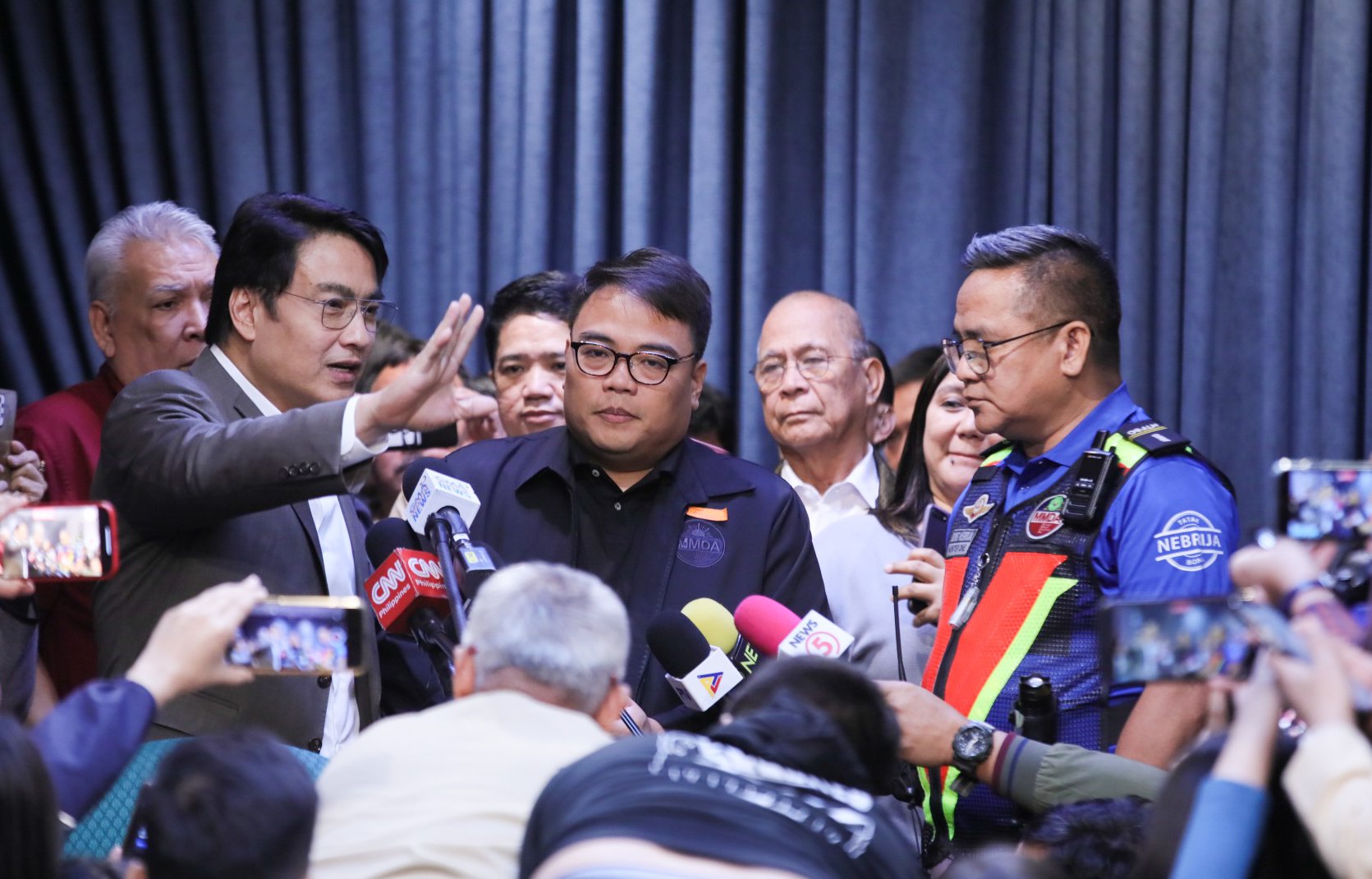 Nebrija suspended pending MMDA probe on Revilla’s supposed EDSA bus lane violation