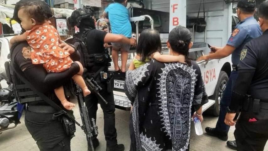 Cops disarm, arrest hostage-taker