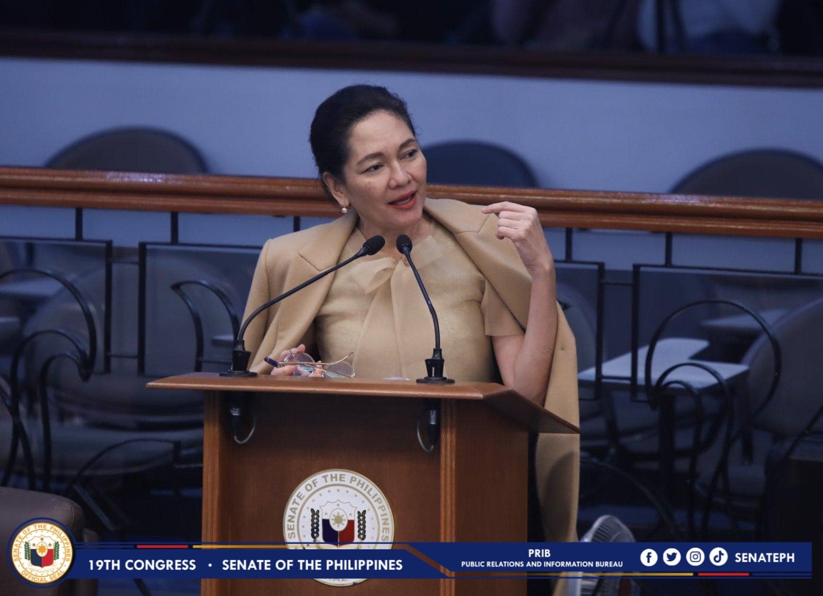 Hontiveros on Marcos-Duterte’s drug accusations: ‘Let them both take drug test’