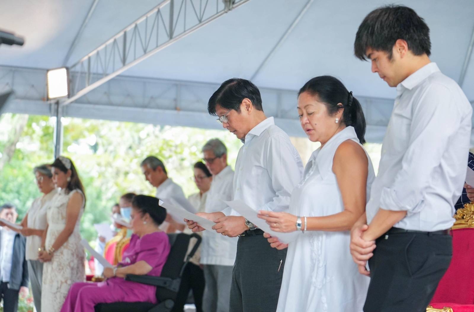 Let departed guide us, says Marcos