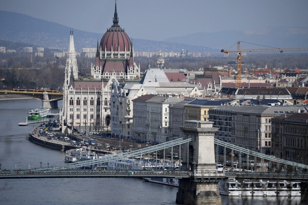 Orban’s reshaping of historic Budapest raises hackles