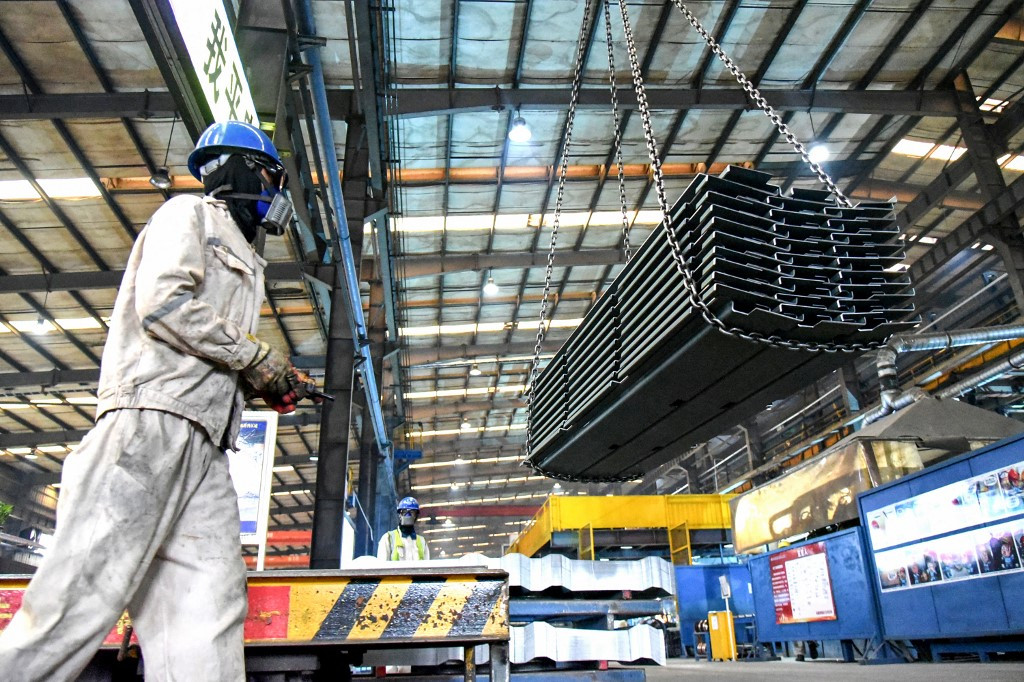 Flagging economy: China factory activity shrinks for second straight month
