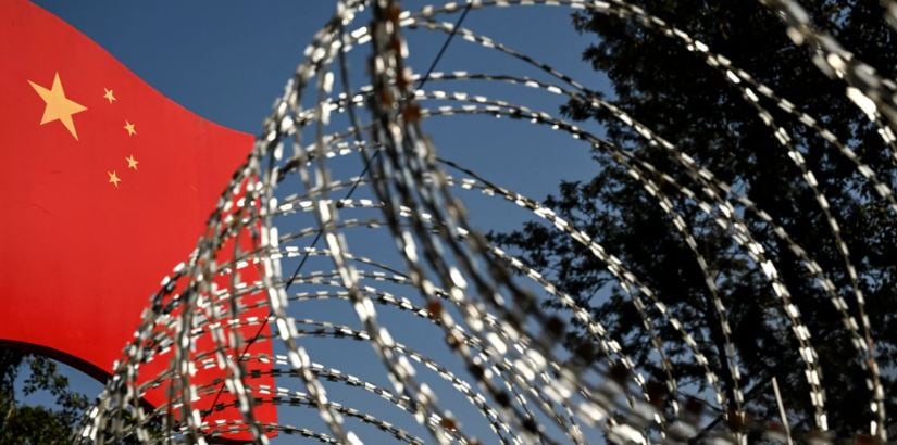 Myanmar rebels shut trade route to China