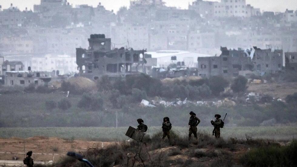 Israel raids Gaza hospital