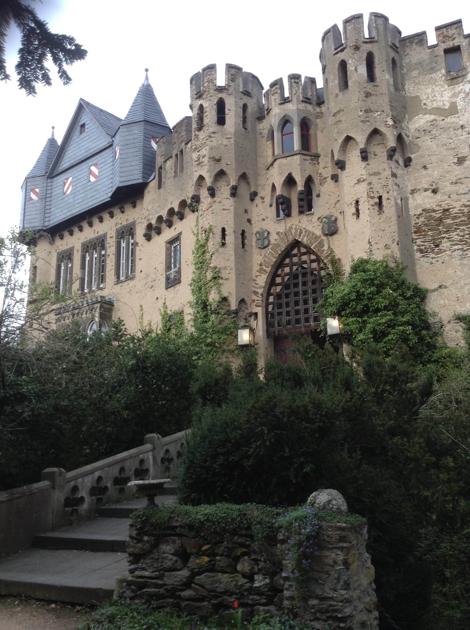 A macabre waltz through Lahneck Castle