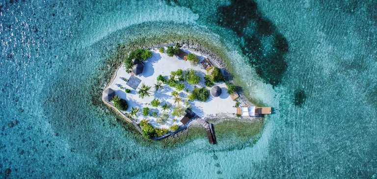 Maldives to turn into fortress islands