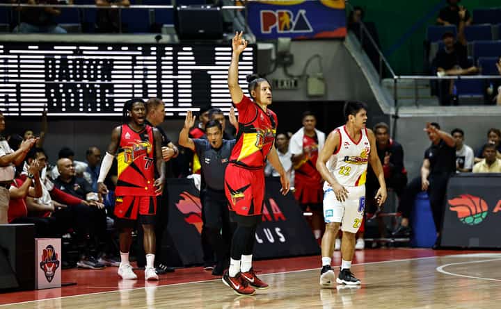 Marcio Lassiter: On fire in just his second game of the season. (PBA Media Bureau)