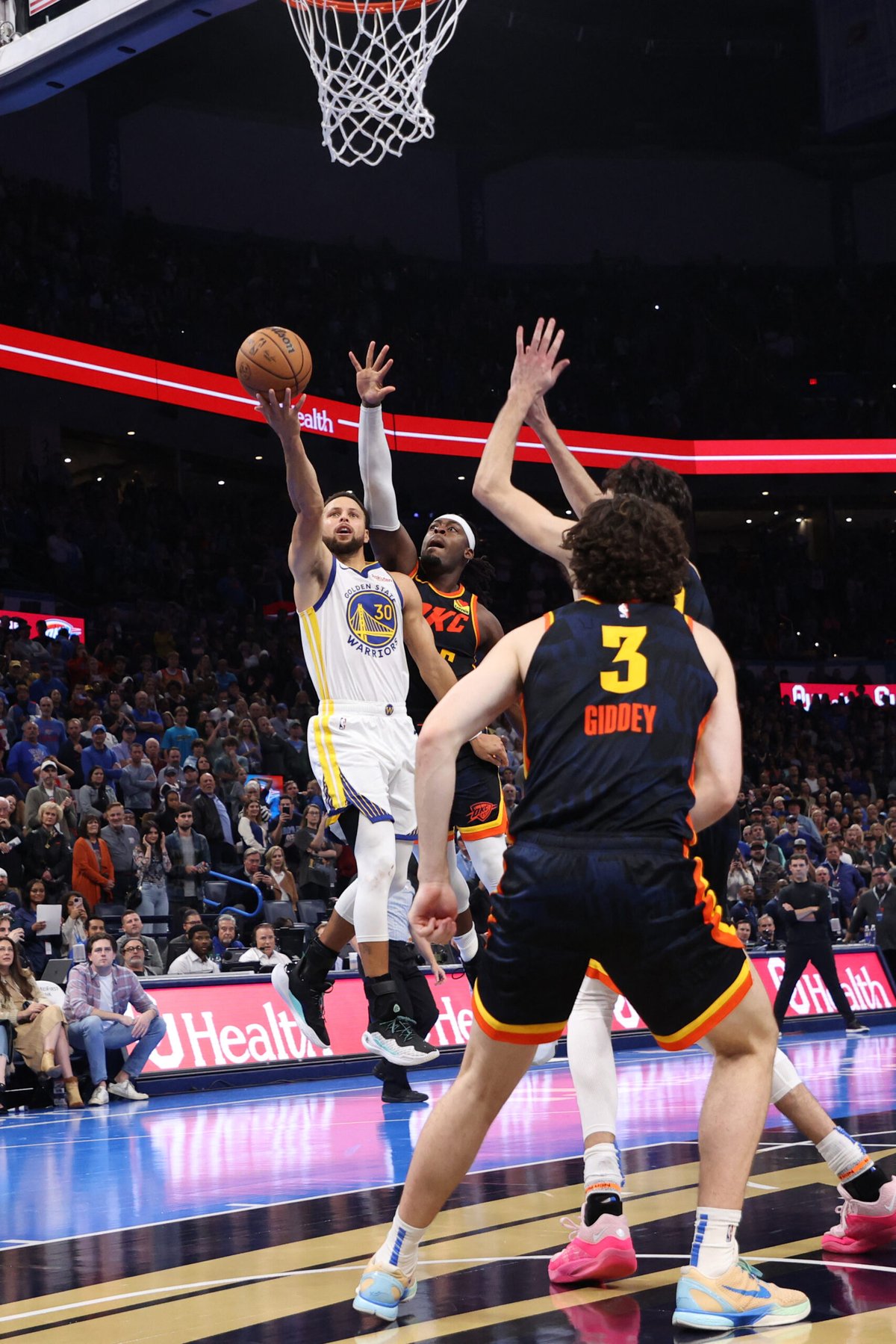Curry rescues Golden State