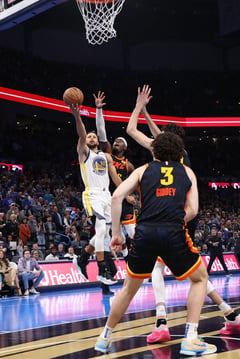 Curry rescues Golden State