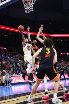 Curry rescues Golden State