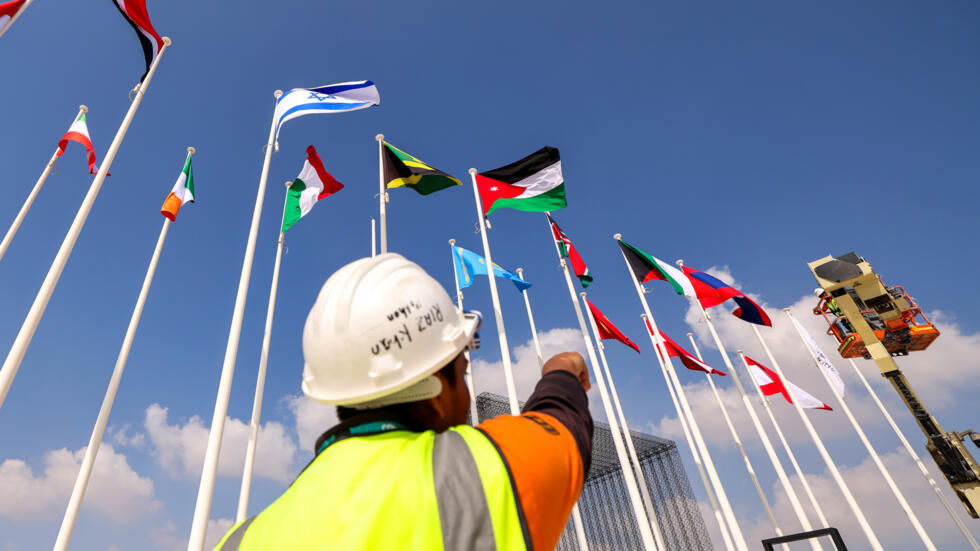 Nations urged to phase out fossil fuels at UN climate talks