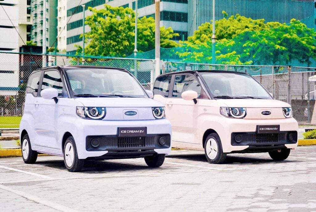 Photograph courtesy of Jetour Philippines IT doesn't only look cute, Jetour's Ice Cream is a compact that runs on lithium-ion battery and costs P699,000.