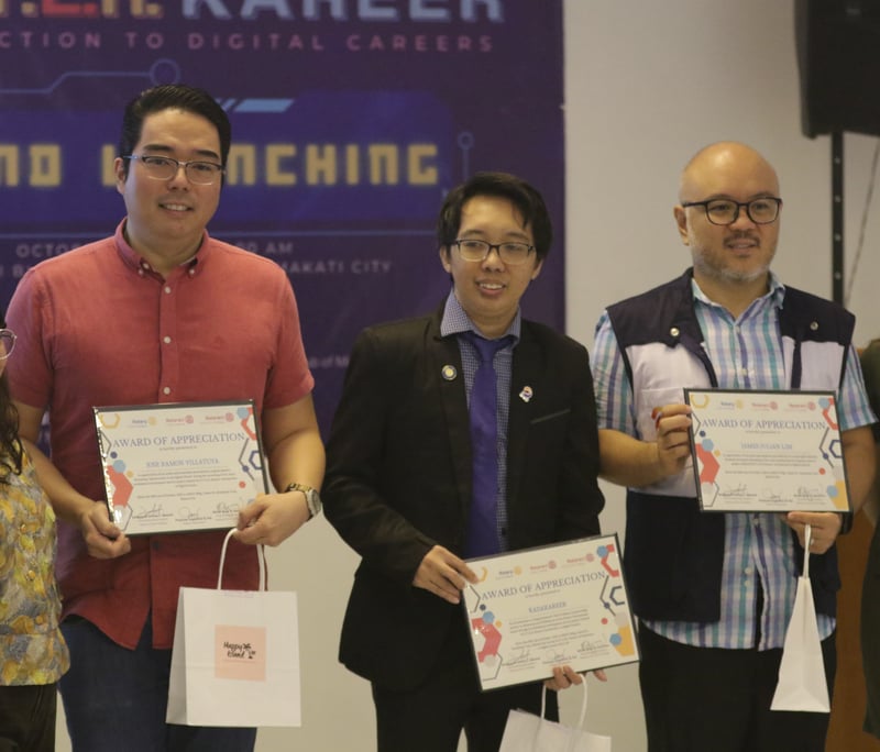 Project introducing Rotaractors to a digital career launched
