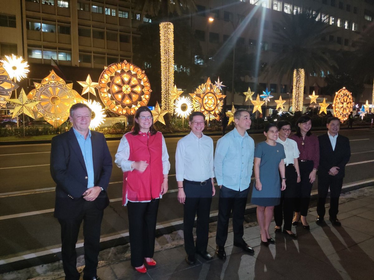 Ayala Avenue glistens with Christmas spirit in grand lighting ceremony