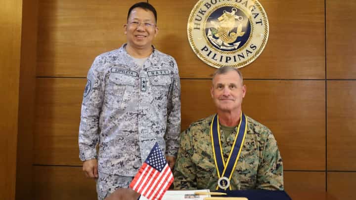 The Chief of Naval Staff of the Philippine Navy, RAdm Jose Ma Ambrosio Ezpeleta welcomed the newly installed Commanding General of the United States’ I Marine Expeditionary Force (I MEF), Maj. Gen. Bradford Gering. Photo courtesy of Naval Public Affairs Office