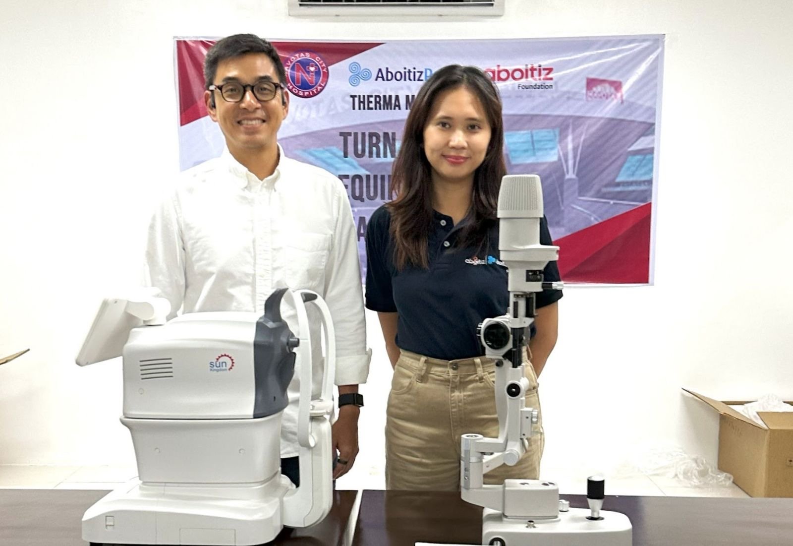 Therma Mobile donates eye equipment to Navotas Hospital