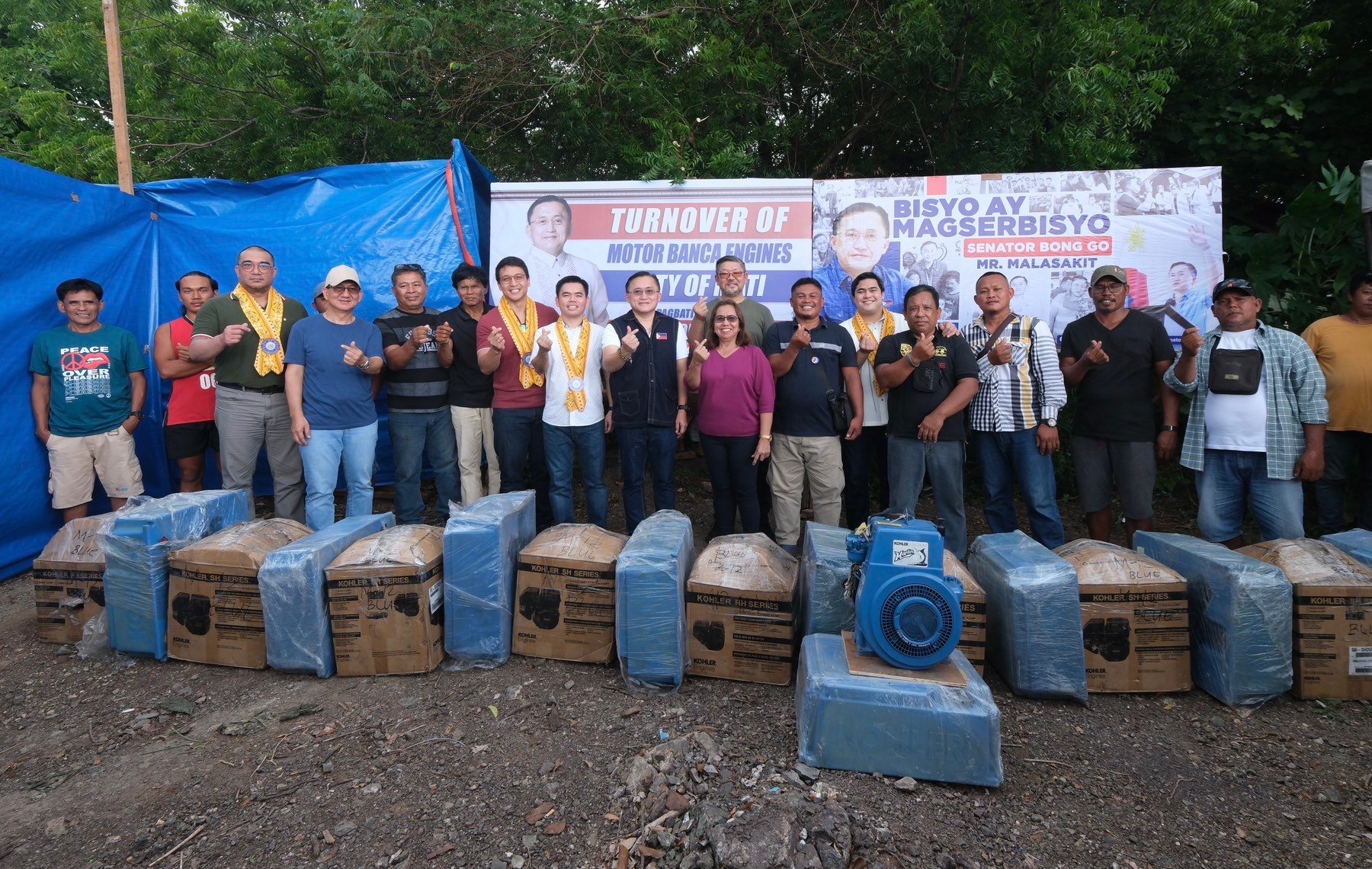 Bong Go leads handover of motorboat engines to Mati fisherfolks