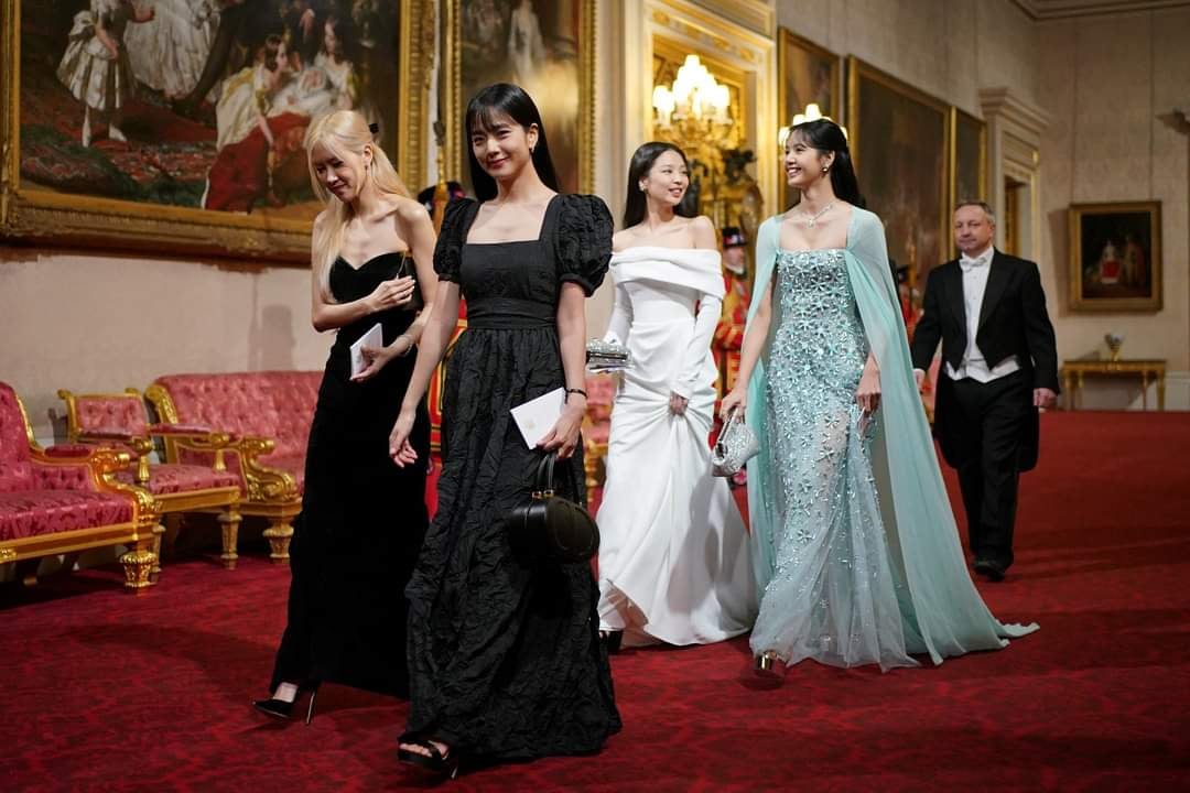 BLACKPINK conquers Buckingham Palace