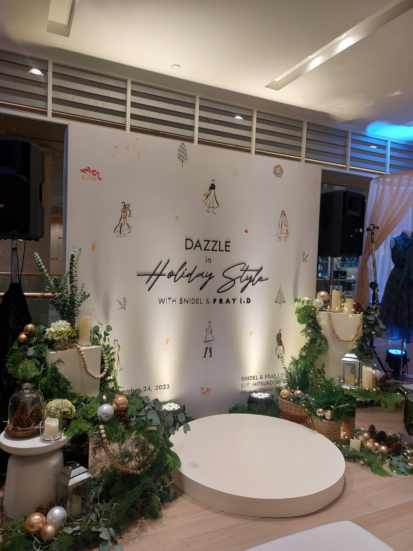 Japanese fashion brands unveil chic Christmas ensembles
