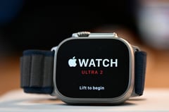 Apple wins watch ban pause in US patent feud