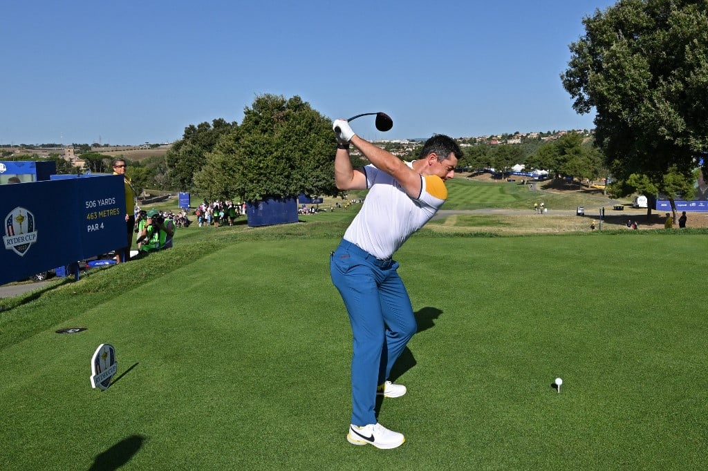 Golf chiefs change rules to shorten hitting distances