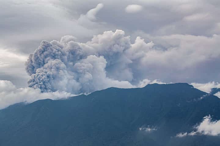 Hikers evacuated as Indonesia volcano spews ash tower