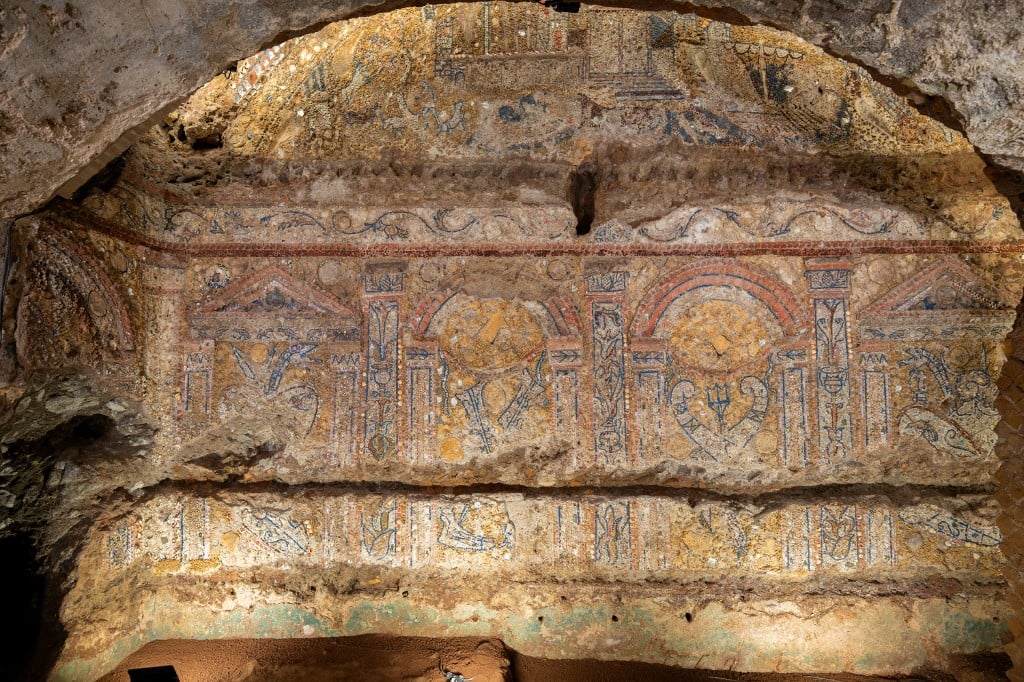 Ancient Roman home with ‘unparalleled’ mosaic found in Italy