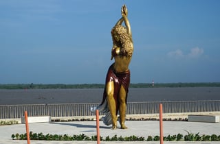 Shakira’s Colombian home city unveils statue in her honor