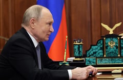 Putin praises army in low key New Year’s Eve address