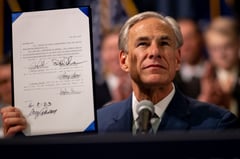 Texas governor signs bill allowing state authorities to arrest migrants