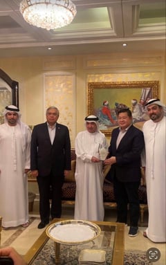 Expats give honor to Emirati trader