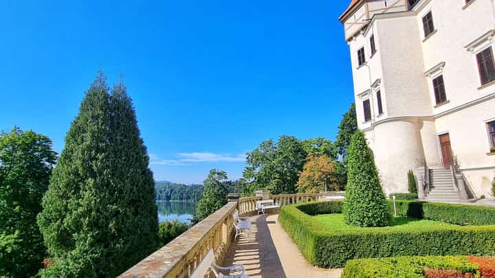 Konopišt Chateau and its gardens offer visitors a captivating glimpse into the region’s history, art and natural beauty, making it a popular destination for tourists and history enthusiasts.