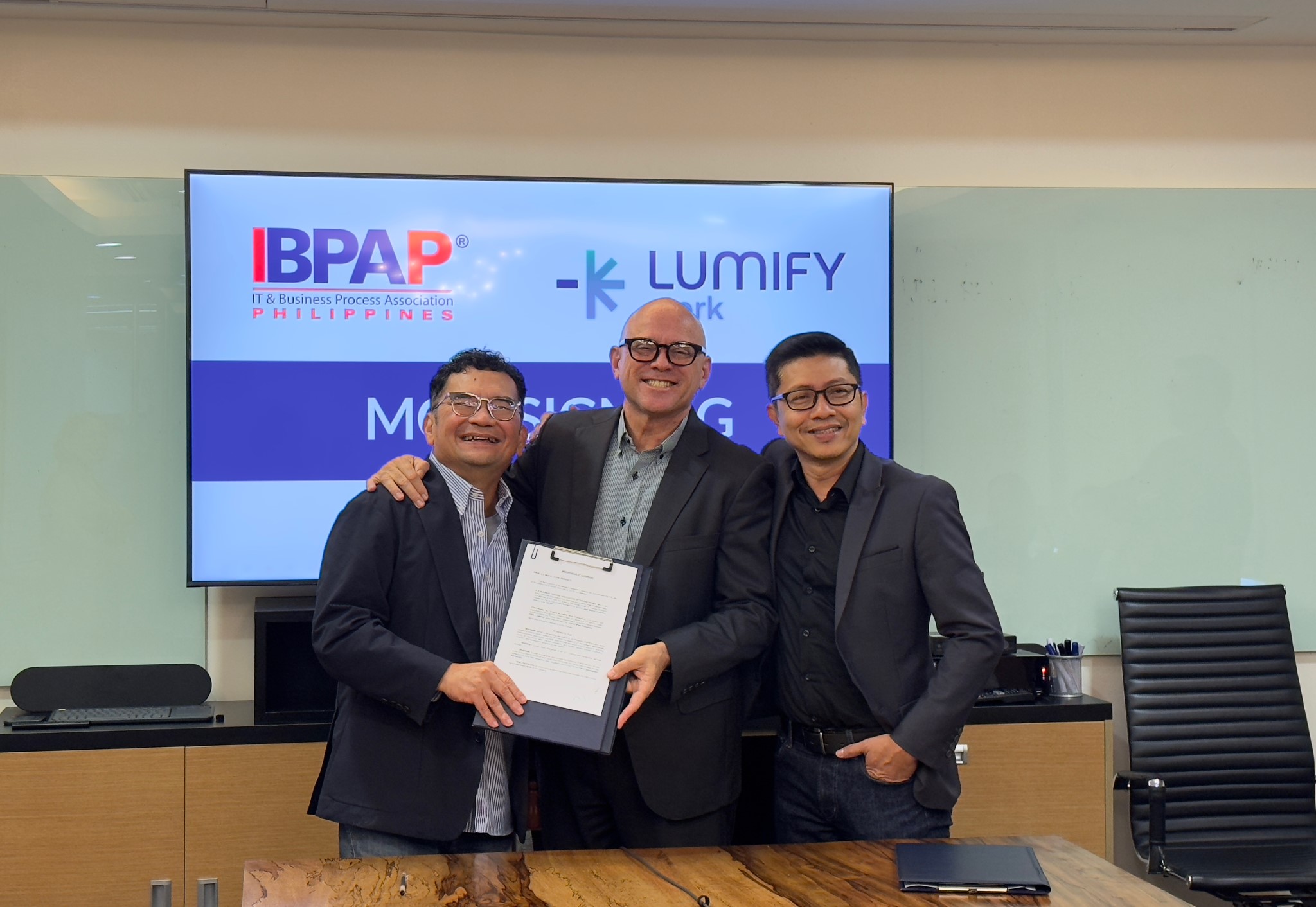 Lumify Work teams up with IBPAP to upskill IT professionals