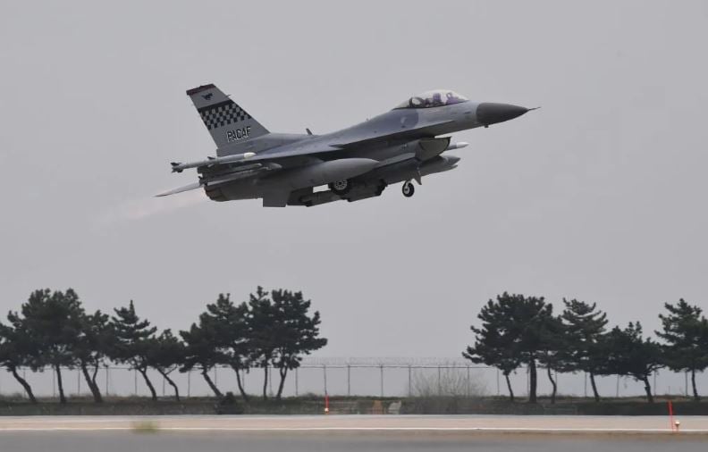 U.S. fighter jet crashes in SoKor