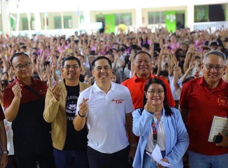 Atty. Jan Vitug, member, Lex Leonum Fraternitas Foundation executive committee; Atty. Miko Alivia, member, Lex Leonum Fraternitas Foundation executive committee; Steve Naguiat, representative of Biñan City Rep. Marlyn Alonte; Atty. Allan Jocson, member, Leonum Fraternitas Foundation executive committee; Myrna Palma, principal of Pagkakaisa Elementary School; and Atty. Froilan Castelo, general counsel of the Globe Group and LLF chairman.  | PHOTOGRAPH COURTESY OF GLOBE