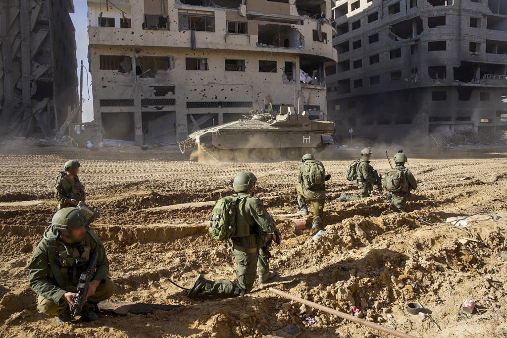 Israel battles Hamas in south Gaza city