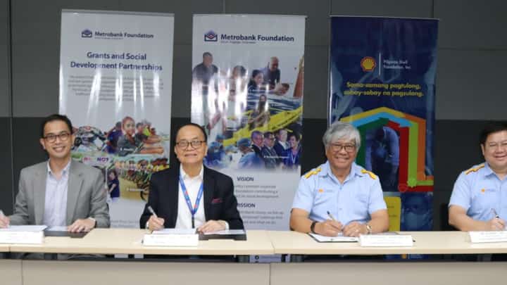The MOA signing was led by Metrobank Foundation president Aniceto Sobrepeña (third from left) and Pilipinas Shell Foundation executive director Sebastian Quiniones Jr. (fourth from left), joined by Metrobank Foundation executive vice president Philip Francisco Dy (second from left), grants and partnerships program manager Marievic Mariano, Pilipinas Shell Foundation program director Sherwin Yap and senior program manager for nutrition and food security Maria Pamela Castro. (PHOTOGRAPH COURTESY OF METROBANK FOUNDATION)