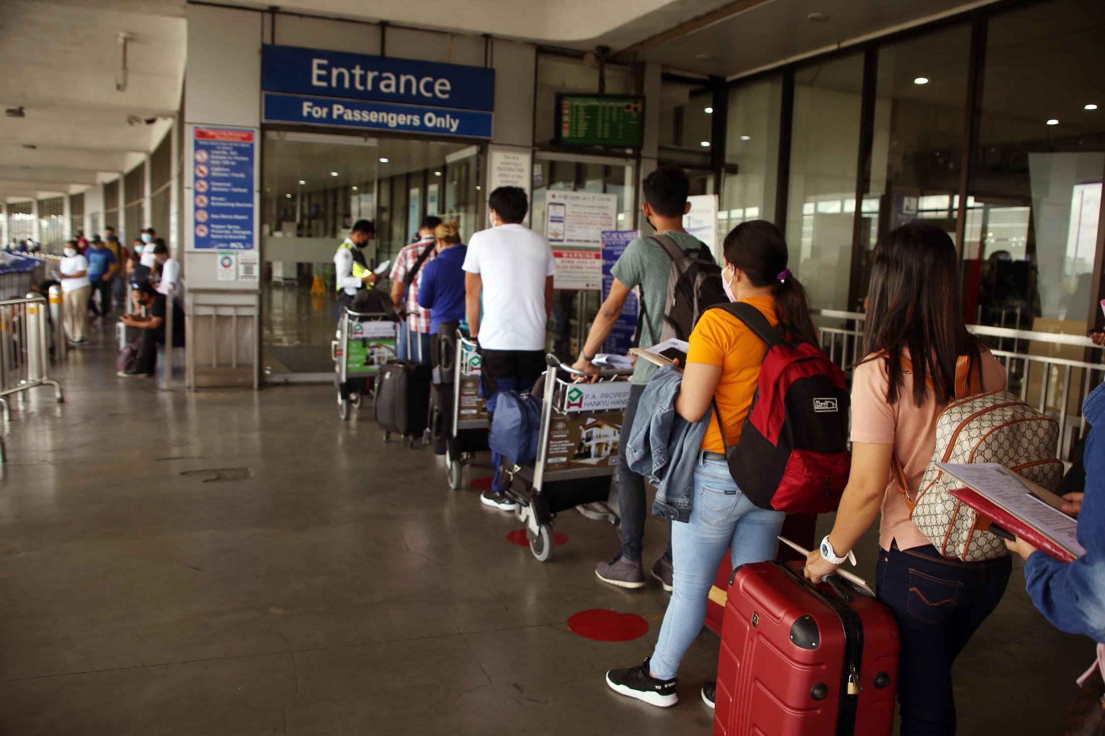 900 OFWs repatriated monthly, says DMW