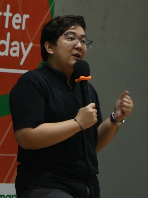Quirino bats for mental health awareness